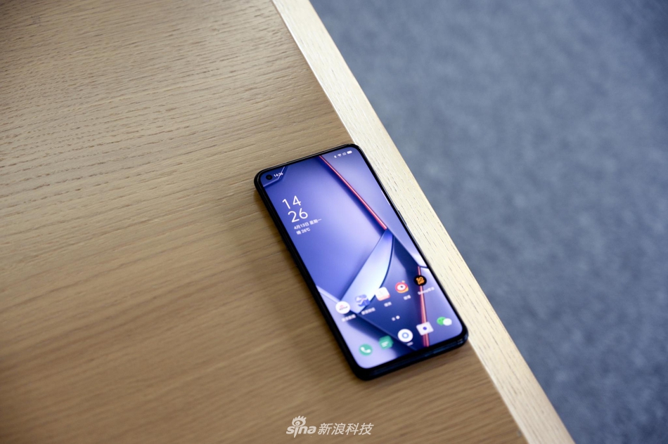 首次采用圆形摄像头的oppo ace2图赏