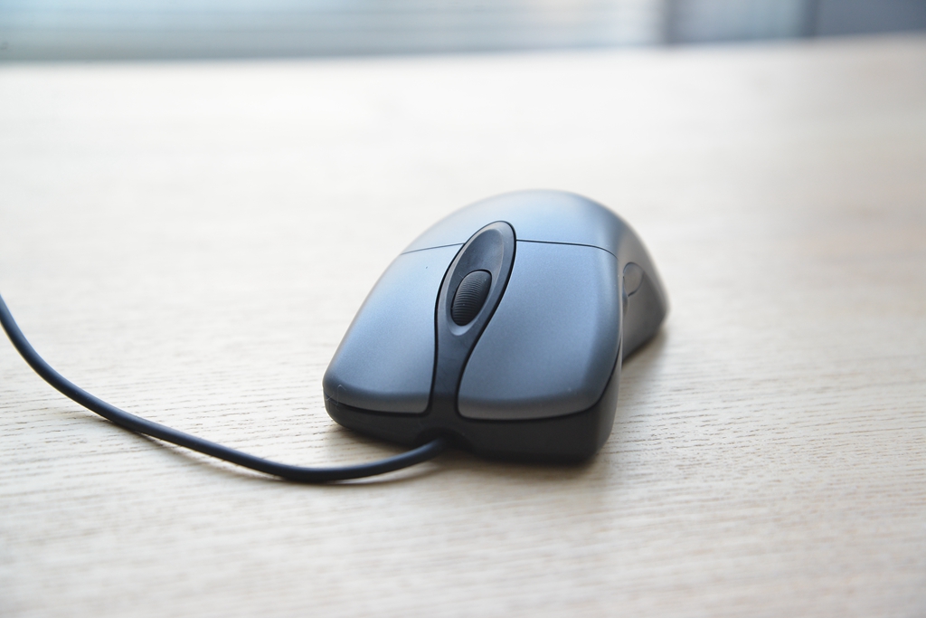 6 / 6 微软最近推出了ie3.0蓝影增强版鼠标.