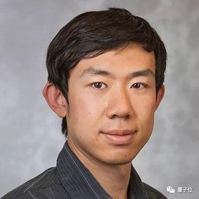 他是清华姚班首届毕业生、17科满分神奇,斩获斯隆奖