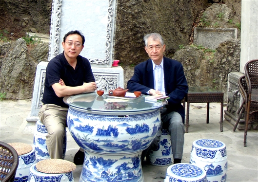 2009年曹雪涛与Takusu Honjo于北京潭拓寺合影