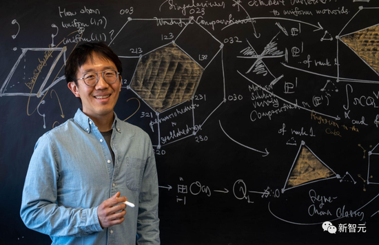 2022菲尔兹奖揭晓首位韩裔许埈珥上榜四位80后得奖乌克兰女数学家成史