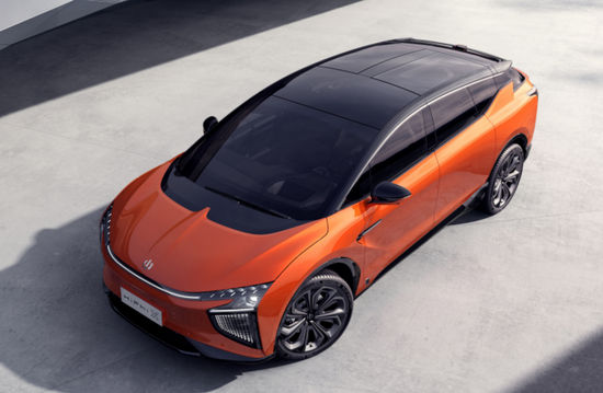 “鲶鱼”特斯拉终成“鲨鱼”，蔚小理迪：巧了，我们也是