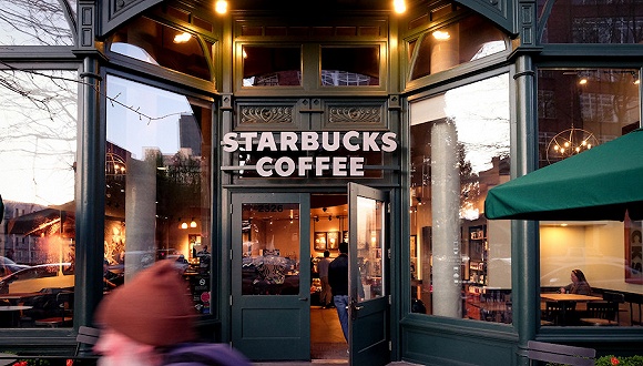 星巴克继续全球重组计划 聚焦中国市场及移动端