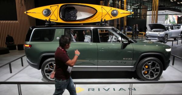 2019年纽约国际车展上展出的里维安公司一款全电动SUV。（美国《华尔街日报》网站）