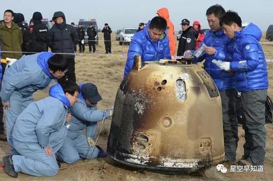  2014年，“嫦娥5号T1”实验飞行器“小飞”绕飞月球后安全返回内蒙古着陆场，这是为日后月球取样返回乃至载人登月做的技术准备