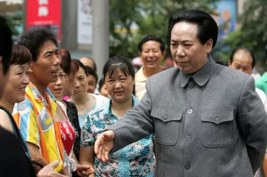毛泽东特型演员 图:女版“毛泽东”陈燕