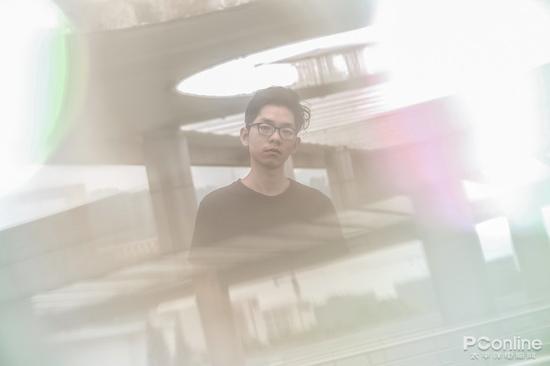 光盘包装:包装盒里的光盘还能怎么用?当然是用来拍照啊