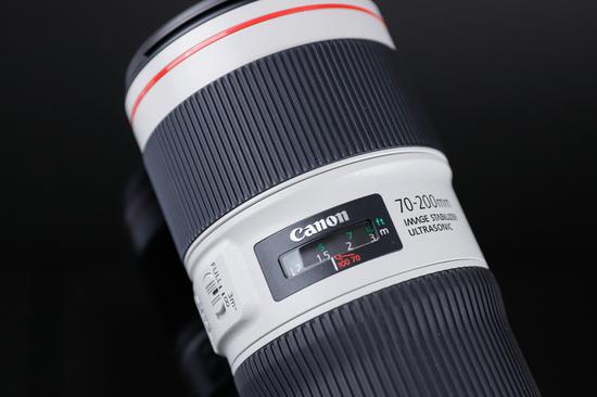 佳能EF 70-200mm f/4L IS II USM镜头顶部对焦距离提示窗