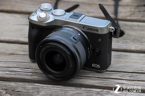 EOS M6的外观设计，在第一眼上很受欢迎