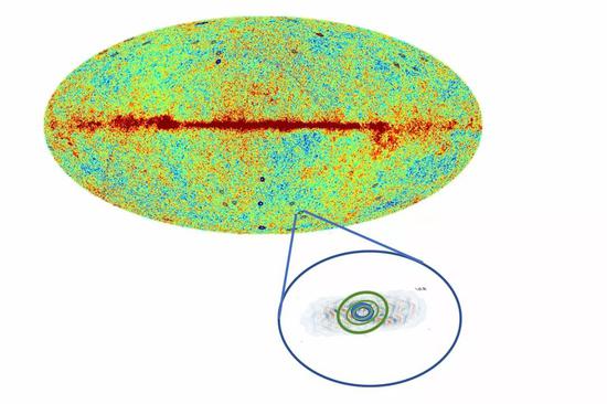 图中的环形，是先前宇宙留下的遗迹？（图片来源：Daniel An， Krzysztof A。 Meissner and Roger Penrose）