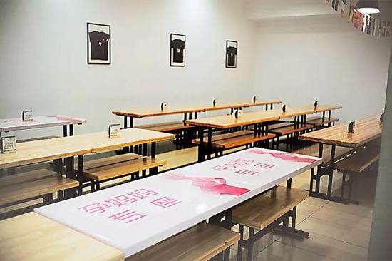 揭秘大公司食堂:京東美食城 阿里未來餐廳 網(wǎng)易豬廠