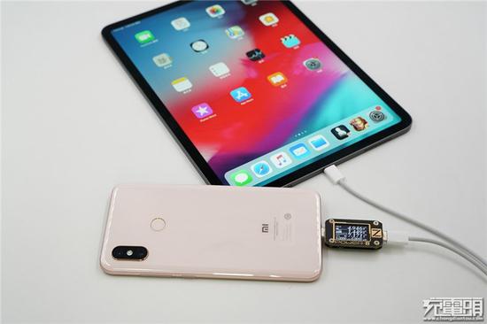 用移动电源充新苹果ipad Pro时需注意谨防反向充电 苹果 移动电源 Ipad 新浪科技 新浪网 用移动电源充新苹果ipad Pro时需注意谨防反向充电 苹果 移动电源 Ipad 新浪科技 新浪网