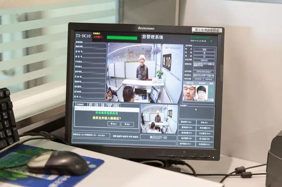 杭州萧山国际机场已经安装了人脸识别。 图 / 网络