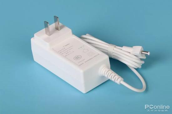 贝尔金Boost Up无线充电器自带外置电源