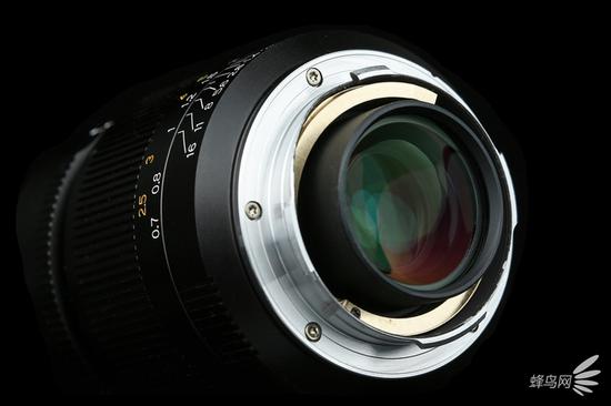 七工匠M28mm F1.4镜头后镜组及镀膜