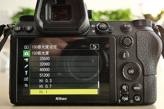尼康Z 6标准感光度为ISO 100-51200,最高可扩展至ISO 204800