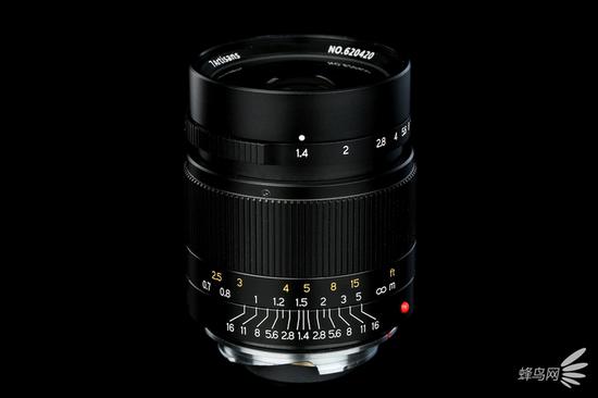 七工匠M28mm F1.4镜头正面