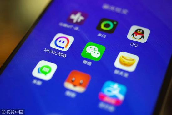 闪聊聊天室:穿越社交“玻璃门”:下一代社交平台如何崛起?