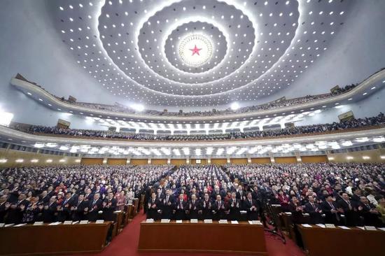 3月5日，第十三届全国人民代表大会第二次会议在北京人民大会堂开幕。新华社记者鞠鹏摄
