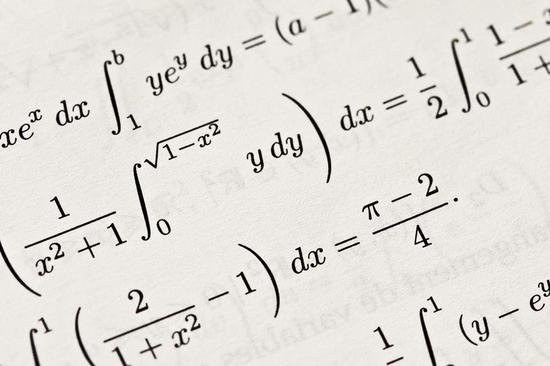 对AI而言，数学符号和题目本身就很难理解