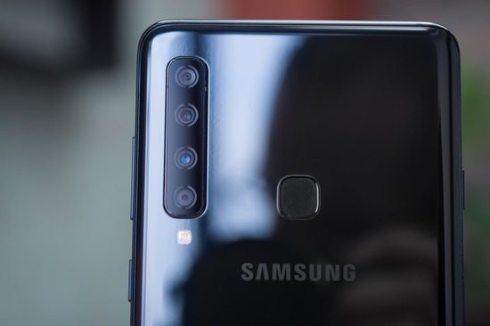 三星Galaxy Note 10相機(jī)曝光 對(duì)稱挖孔前置+垂直后置四攝