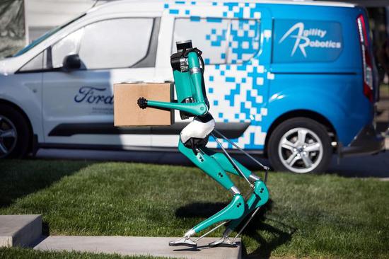 [ 图片来源：Ford and Agility Robotics  所有者：Ford and Agility Robotics ]