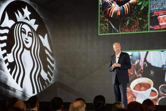 蜂鸟支撑起了星巴克中国市场的外送服务 | 视觉中国