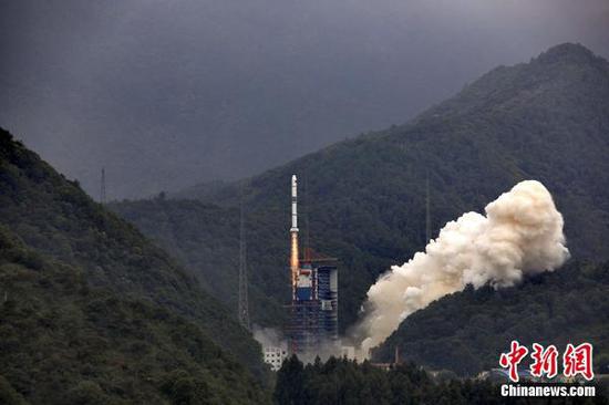 北京时间7月26日11时57分，长二丙“一箭三星”成功发射。作者 石立群