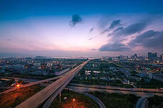 错过的二十年后:香港的科技败局和AI未来 错过的二十年后:香港的科技败局和AI未来