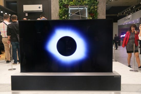 LGSignature OLED TV R卷曲电视