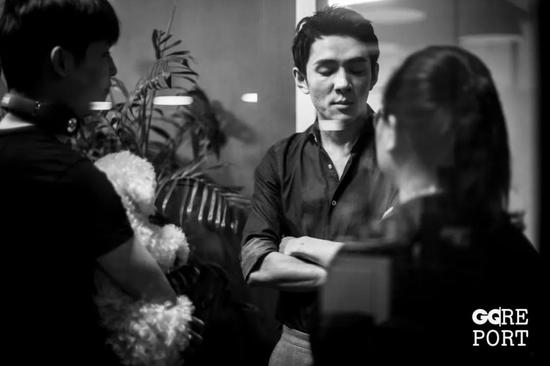 李佳琦哪里人:幸存者李佳琦:一个人变成算法,又想回到人