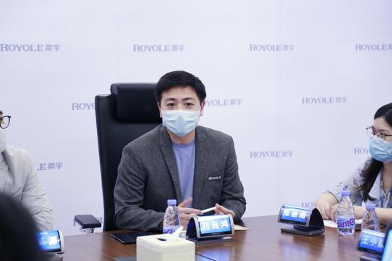 柔宇刘自鸿：全柔性屏成本可比友商低一半