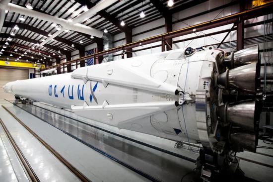2014年，SpaceX对NASA的轨道实验室做商业补给时使用的Falcon 9火箭。| 图片来源：SpaceX官方Flicker