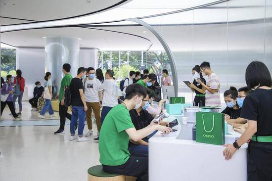 OPPO 广州超级旗舰店开业