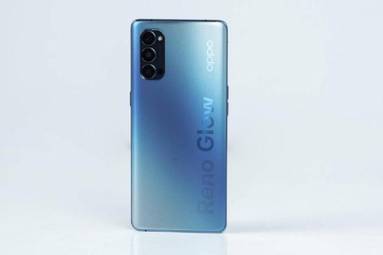 OPPO Reno4 系列采用了全新的 Reno Glow 晶钻工艺
