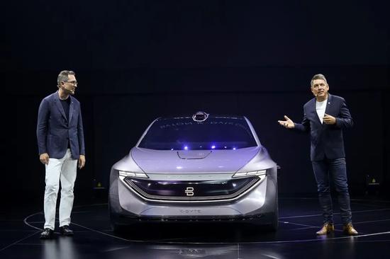 原CEO毕福康（右）和戴雷（左）。