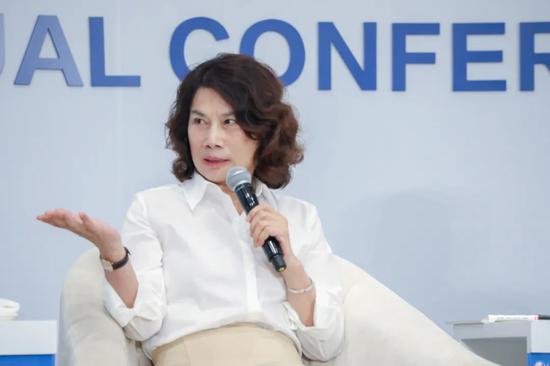 格力奥克斯:“战斗一姐”董明珠:举报奥克斯与格力硬刚