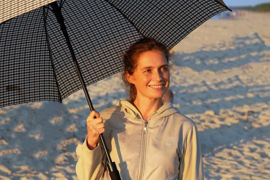 适当用伞、帽替代防晒霜，对自己和自然都更好 | Pixabay