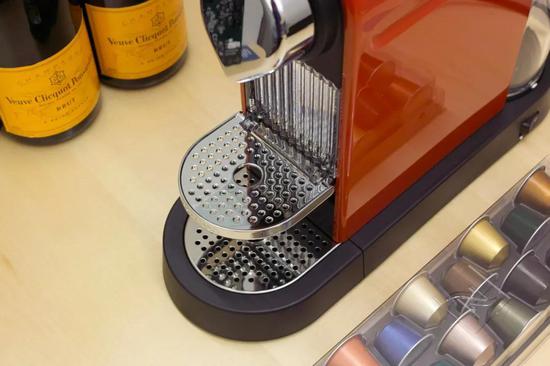 就是胶囊咖啡必须配套对应的胶囊咖啡机 | Flickr Jun Seita