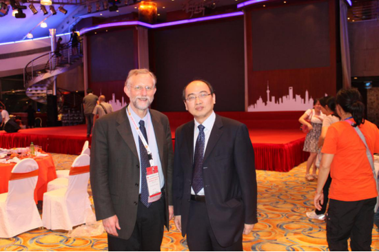 赖斯和袁正宏在第十四届国际肝炎和肝病会议上的合影 袁正宏供图