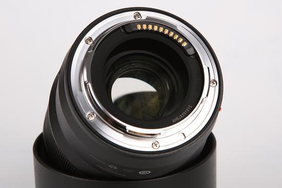 新浪科技综合|四胞胎老大出世 松下LUMIX S 85mm F1.8评测