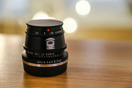 新浪科技综合|轻松随行 铭匠光学APS-C 35mm F1.4镜头评测
