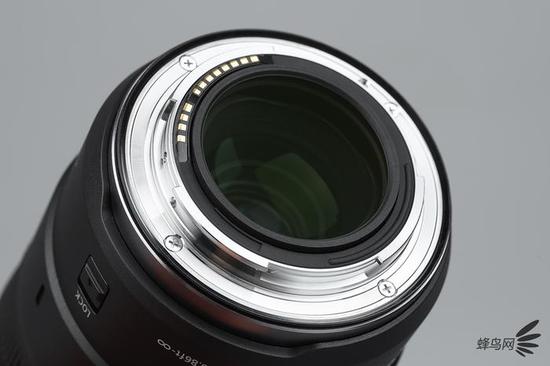新浪科技综合|最大1.4倍放大倍率 佳能RF100mm F2.8 L MACRO IS USM评测