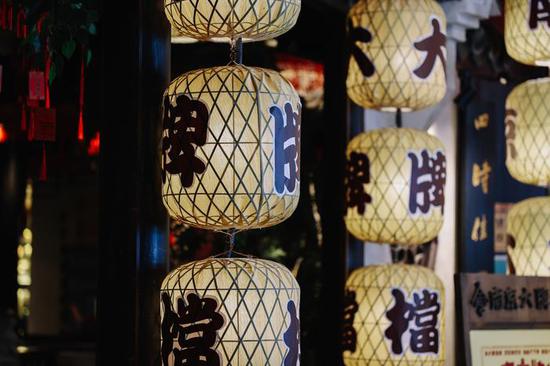 新浪科技综合|最大1.4倍放大倍率 佳能RF100mm F2.8 L MACRO IS USM评测