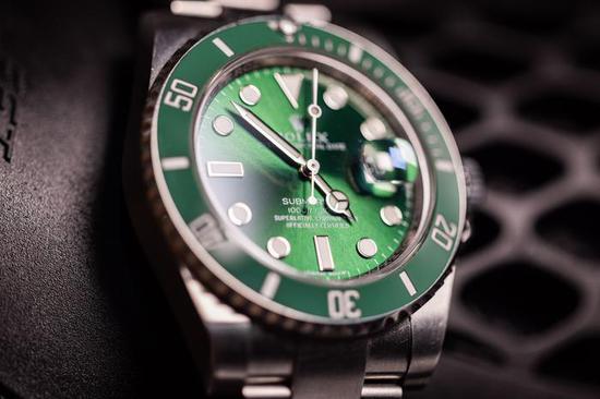 新浪科技综合|最大1.4倍放大倍率 佳能RF100mm F2.8 L MACRO IS USM评测