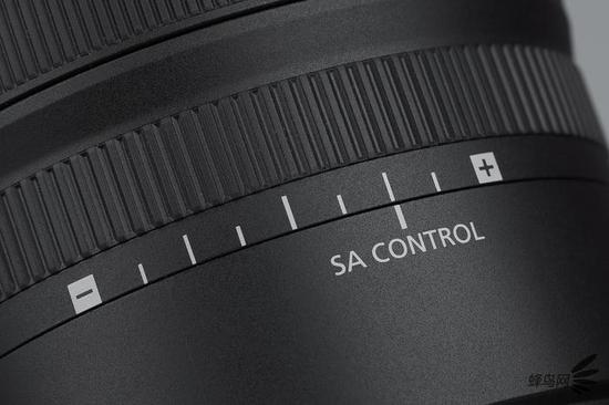 新浪科技综合|最大1.4倍放大倍率 佳能RF100mm F2.8 L MACRO IS USM评测