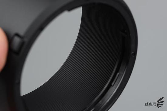 新浪科技综合|最大1.4倍放大倍率 佳能RF100mm F2.8 L MACRO IS USM评测