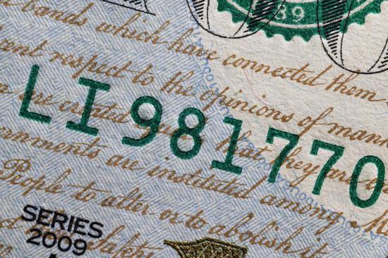 新浪科技综合|最大1.4倍放大倍率 佳能RF100mm F2.8 L MACRO IS USM评测