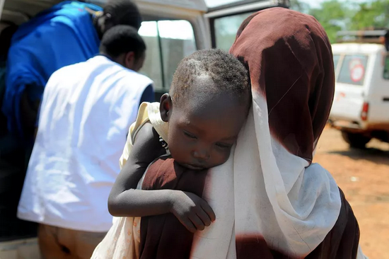 　　舌蝇（也叫采采蝇）传播人类锥虫病（也叫昏睡病）。图片来源：WHO