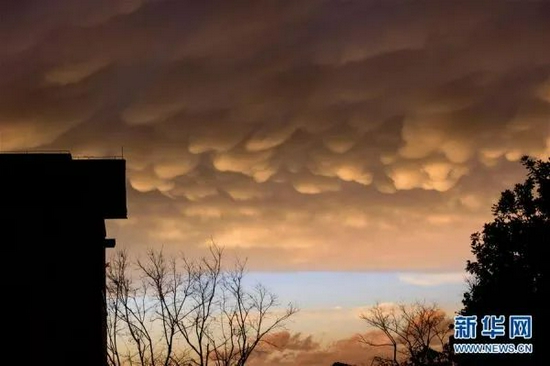 这是2020年1月6日在贵阳上空出现的“乳状云”。来源：新华社